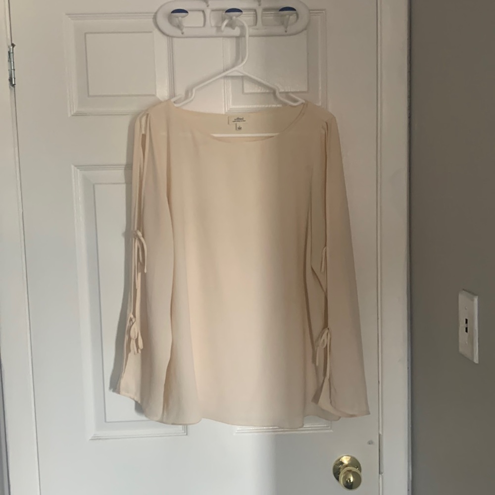 Large Wilfred blouse. Slightly damaged